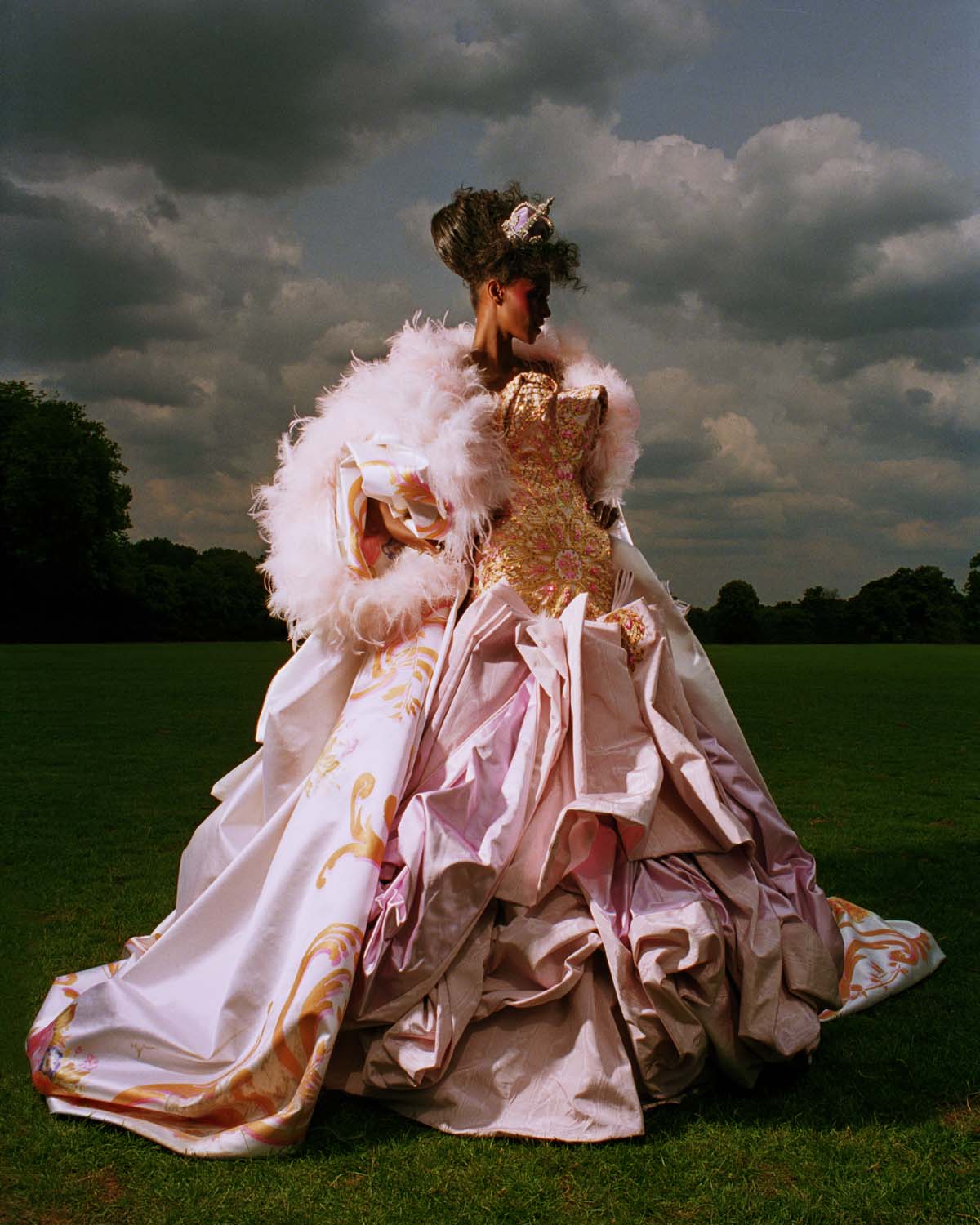 Robe rose de la collection Queens Haute couture de John Galliano
